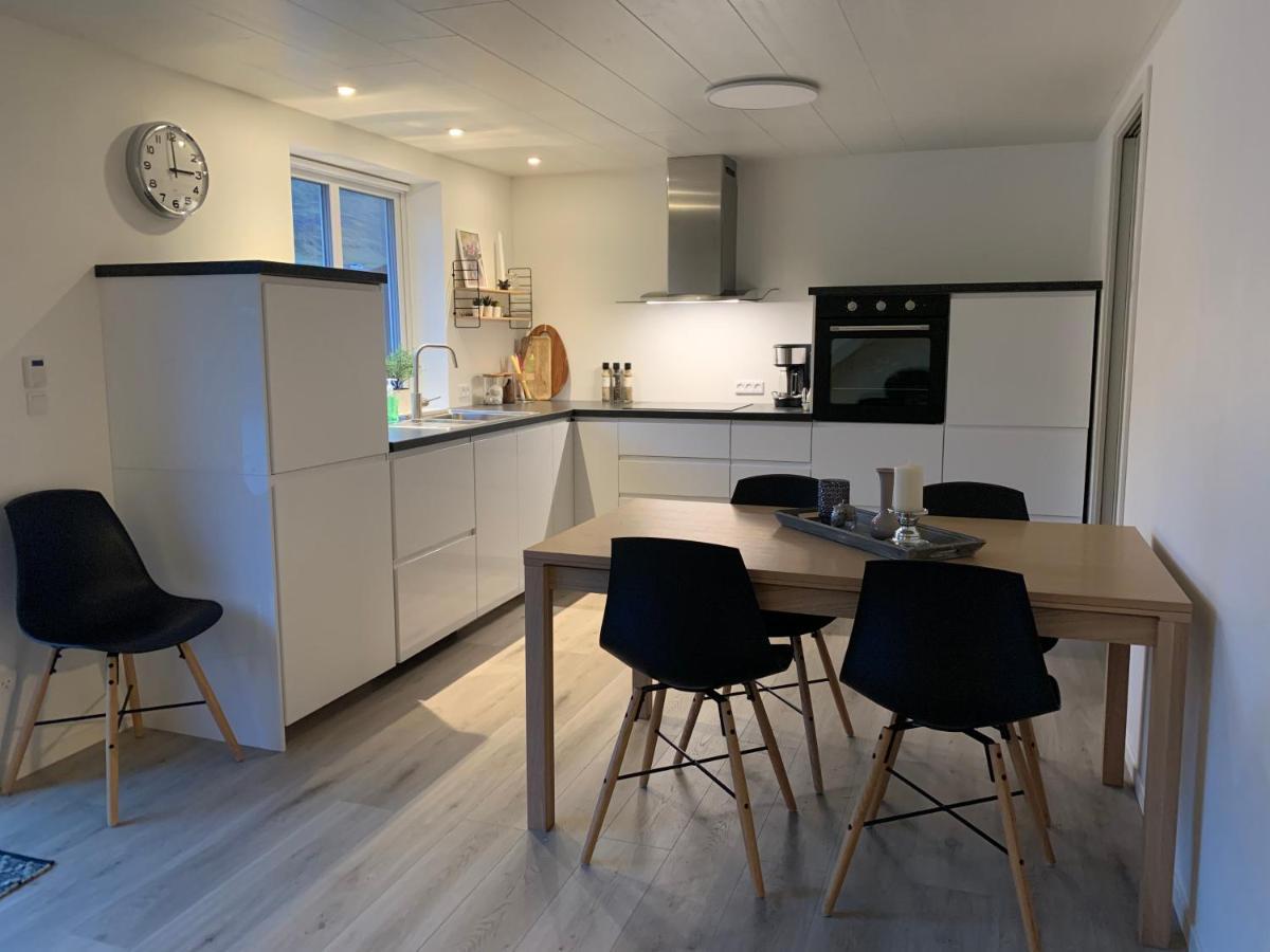 Spacious Apartment On N.P.Gota 8A, Klaksvík Exteriér fotografie
